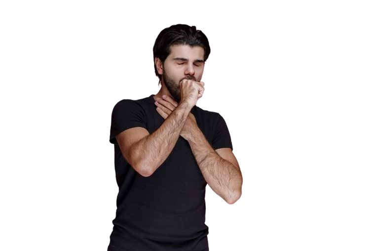 Hombre tosiendo con la mano en el pecho